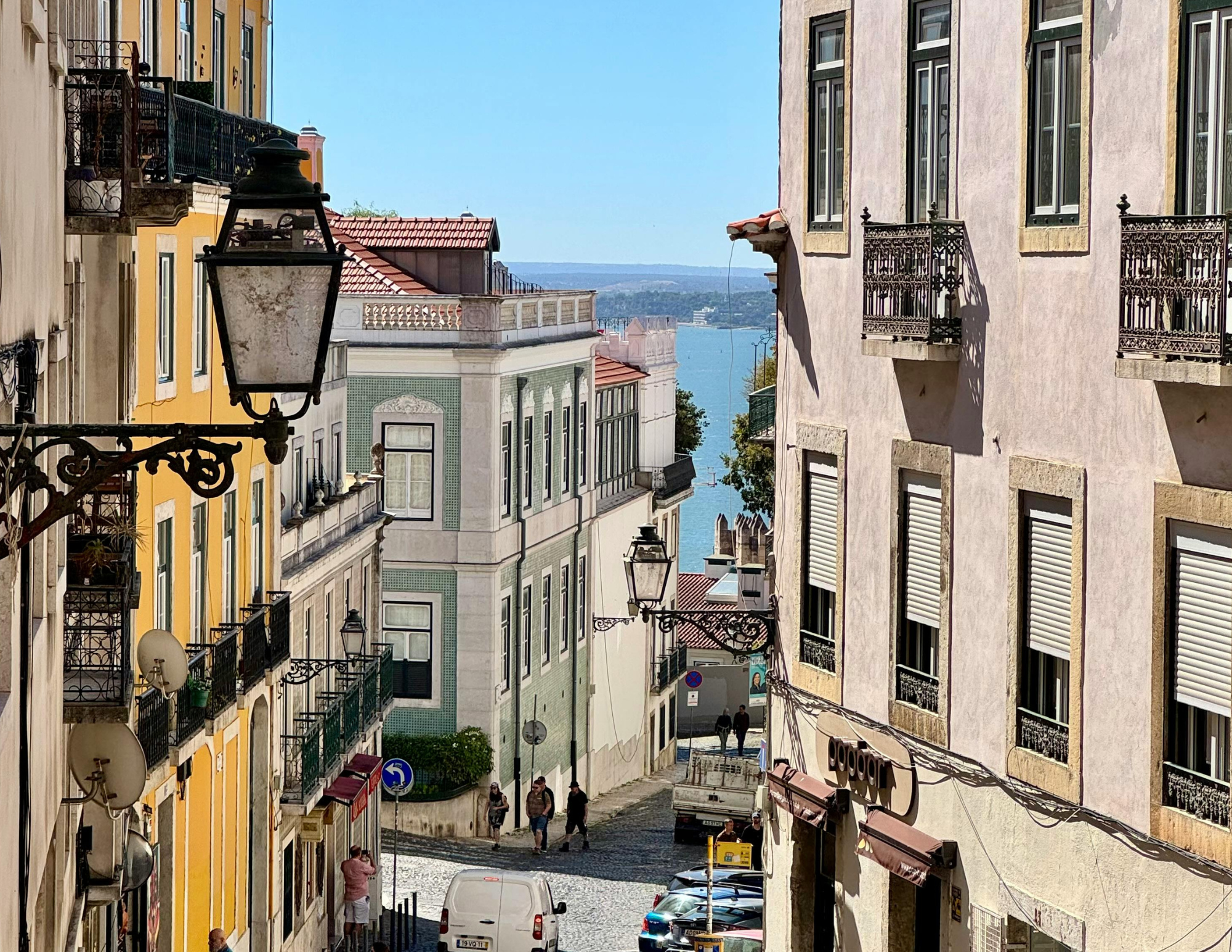LISBON TRAVEL TIPS (1).png